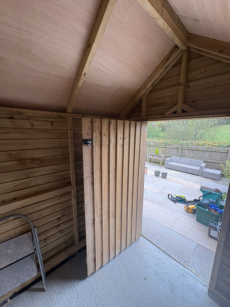 Garden shed 02